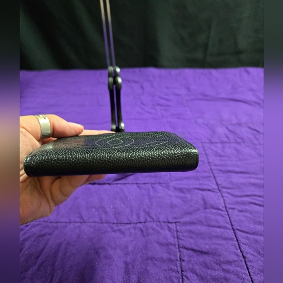 VGC AUTHENTIC CHANEL MINI BLACK CAVIAR LEATHER TIMELESS KISSLOCK WALLET - Picture 5 of 13